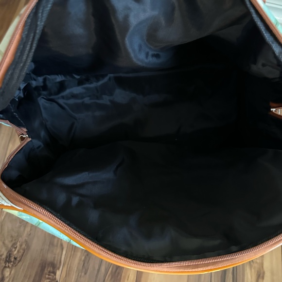 LA Sorella Tote with Shoulder Strap NWT - Picture 4 of 4